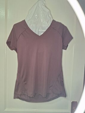 90 Degree by Reflex Mauve V-Neck Activewear Tee - Size XS Bundle 3 For $30